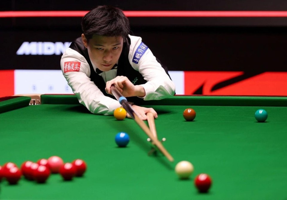 中超第9輪滄州雄獅1-2深圳隊 戴偉浚傳射建功後傷退下場.