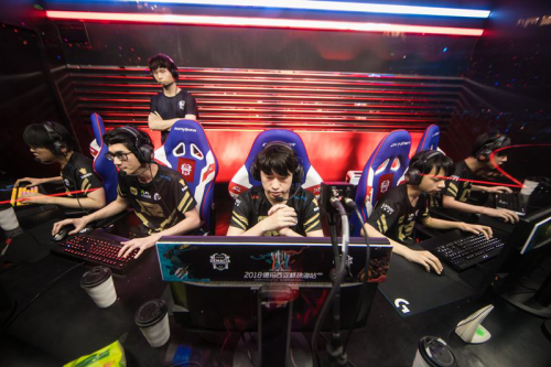 正式确定！曾凡博暂别北京男篮，即将加盟篮网争取双向合同！